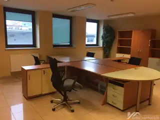 Biura z zapleczem socjalnym i sanitarnym - 78,32 m2, wysoki standard - KROSNO /centrum/.
