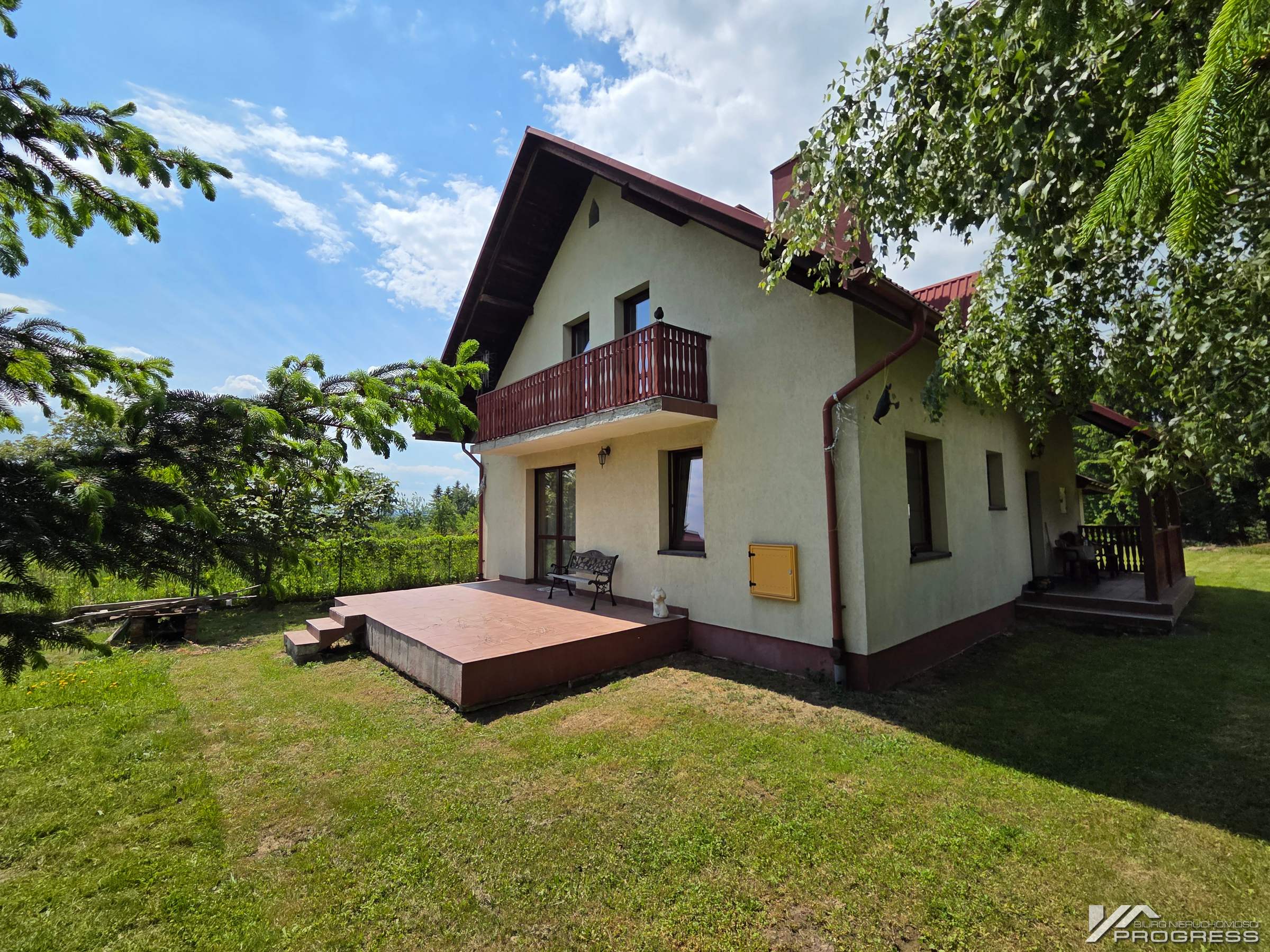 Komfortowy dom z poddaszem i ogrodem – Odrzykoń k. Krosna