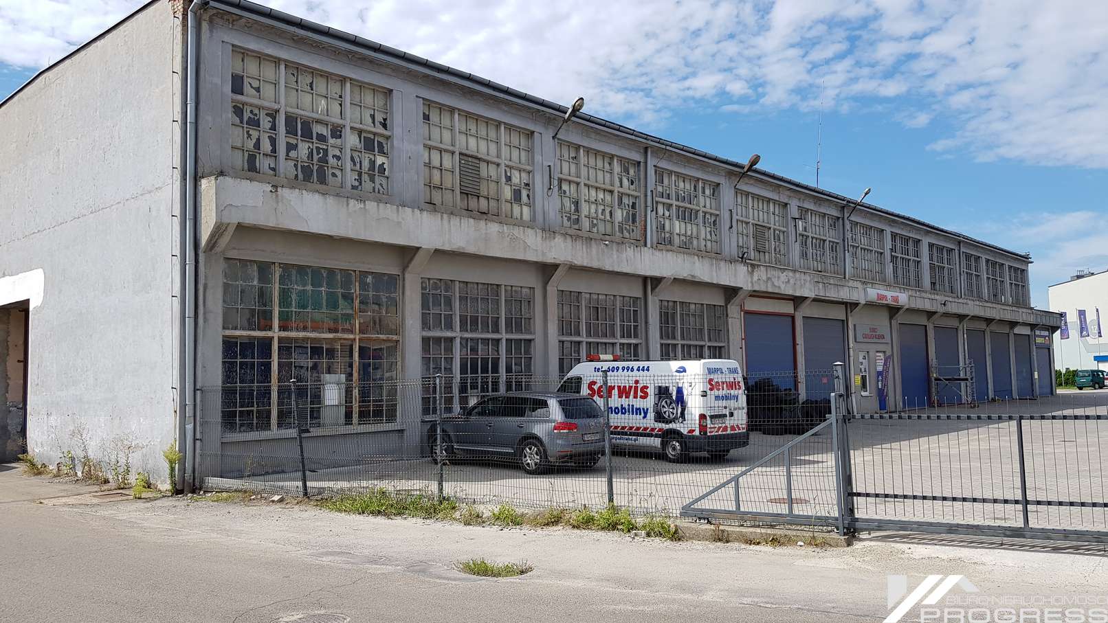 Hala usługowo magazynowa 476m2, 6 miejsc parkingowych dla sam. ciężarowych – KROSNO/ centrum/.