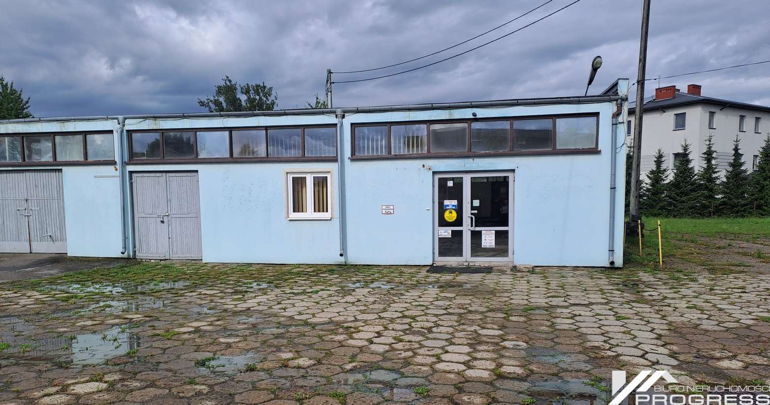 Budynek magazynowo usługowo handlowy 325m2 – KROSNO