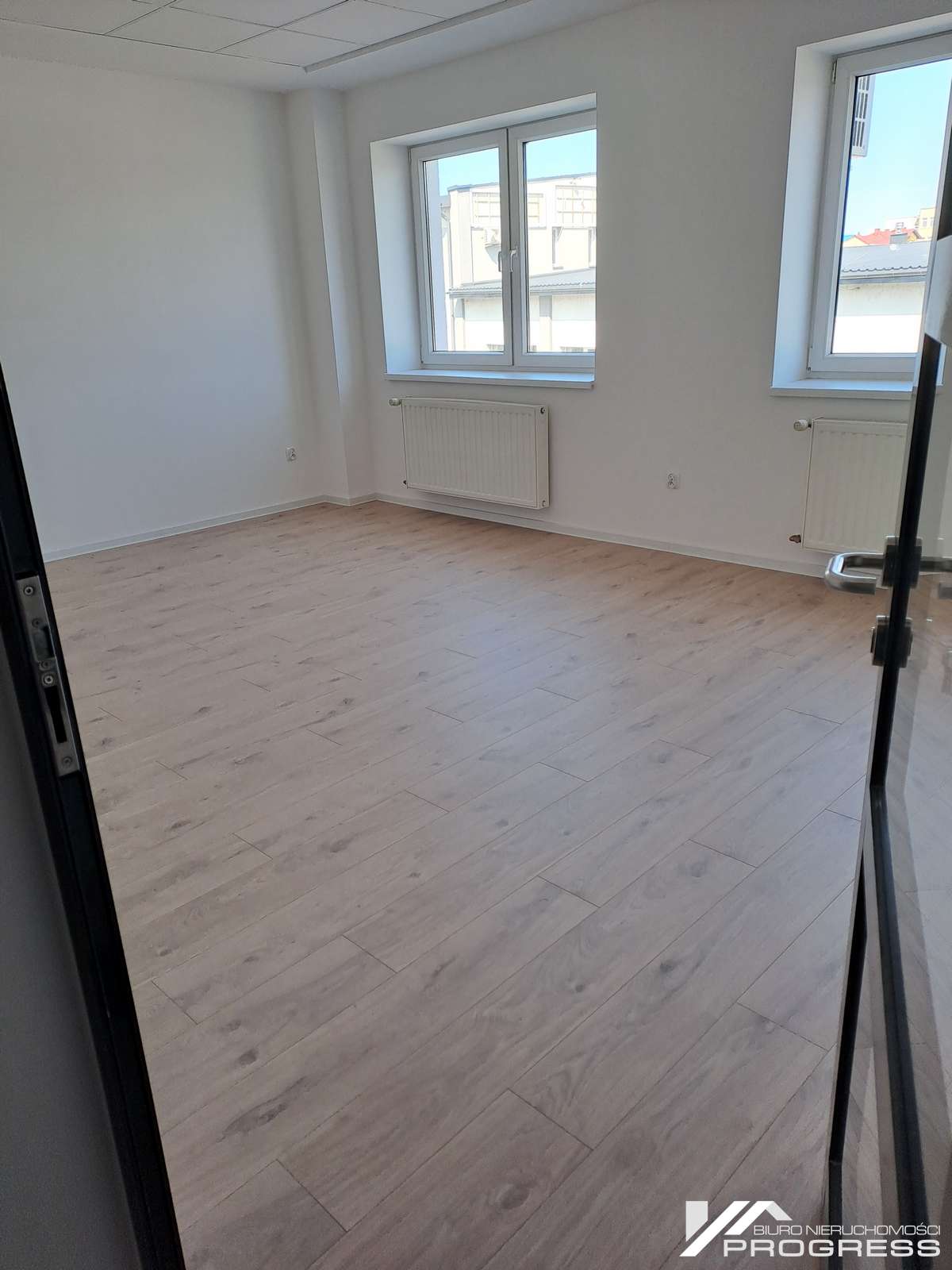 Do wynajęcia lokale biurowe w wysokim standardzie  –  KROSNO /centrum/.