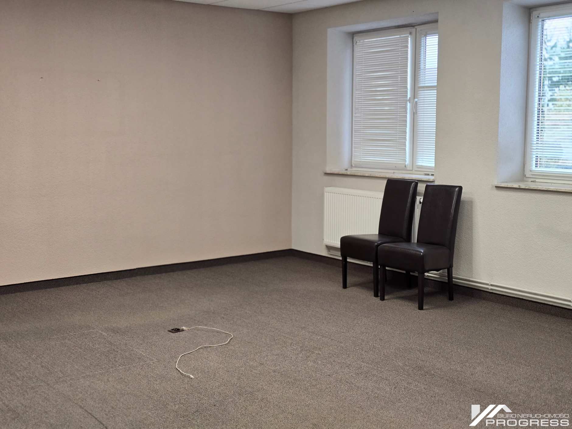 Do wynajęcia lokale w budynku biurowo – usługowym 400m2/ KROSNO/centrum/