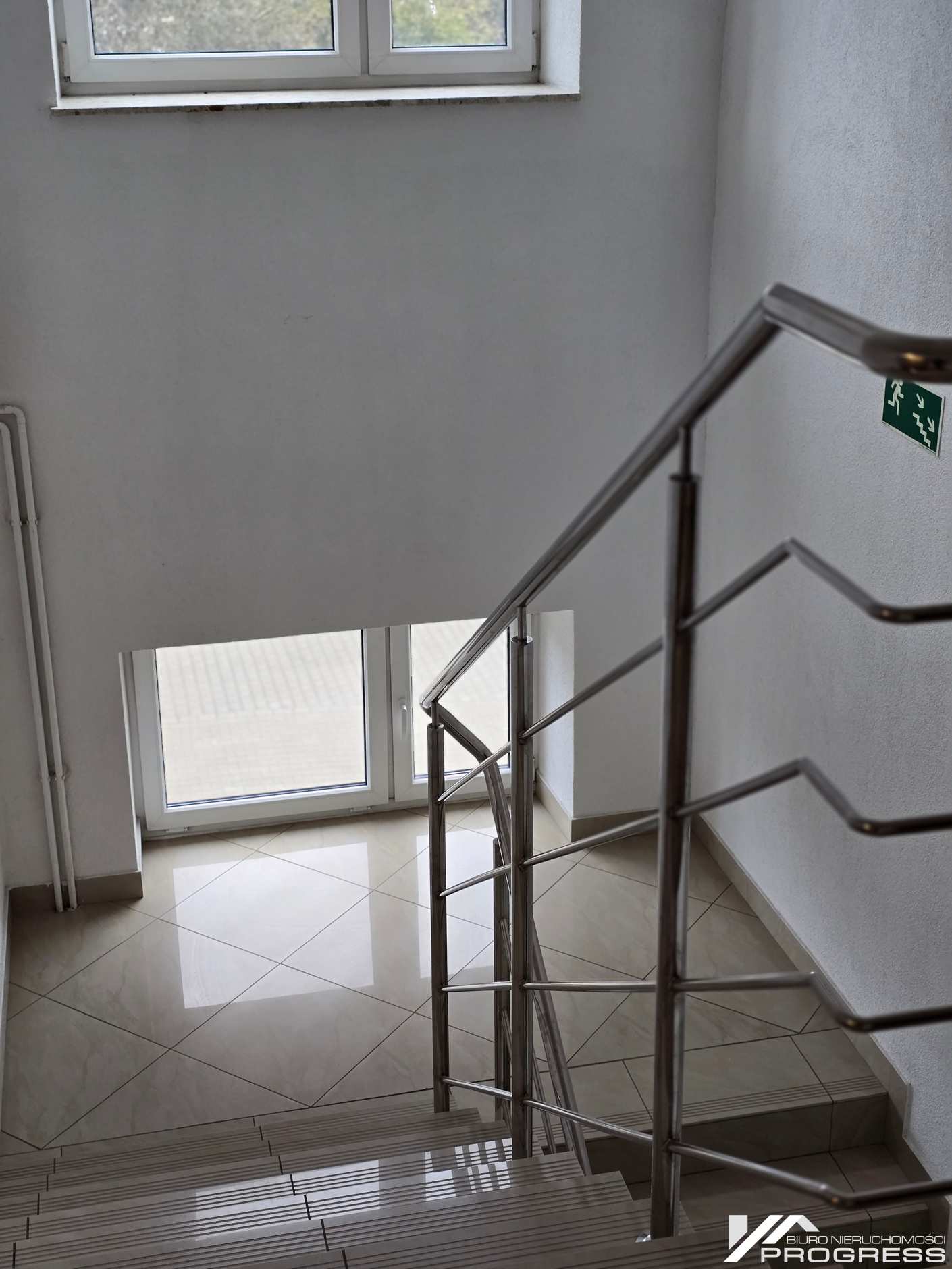 Do wynajęcia lokale w budynku biurowo – usługowym 400m2/ KROSNO/centrum/