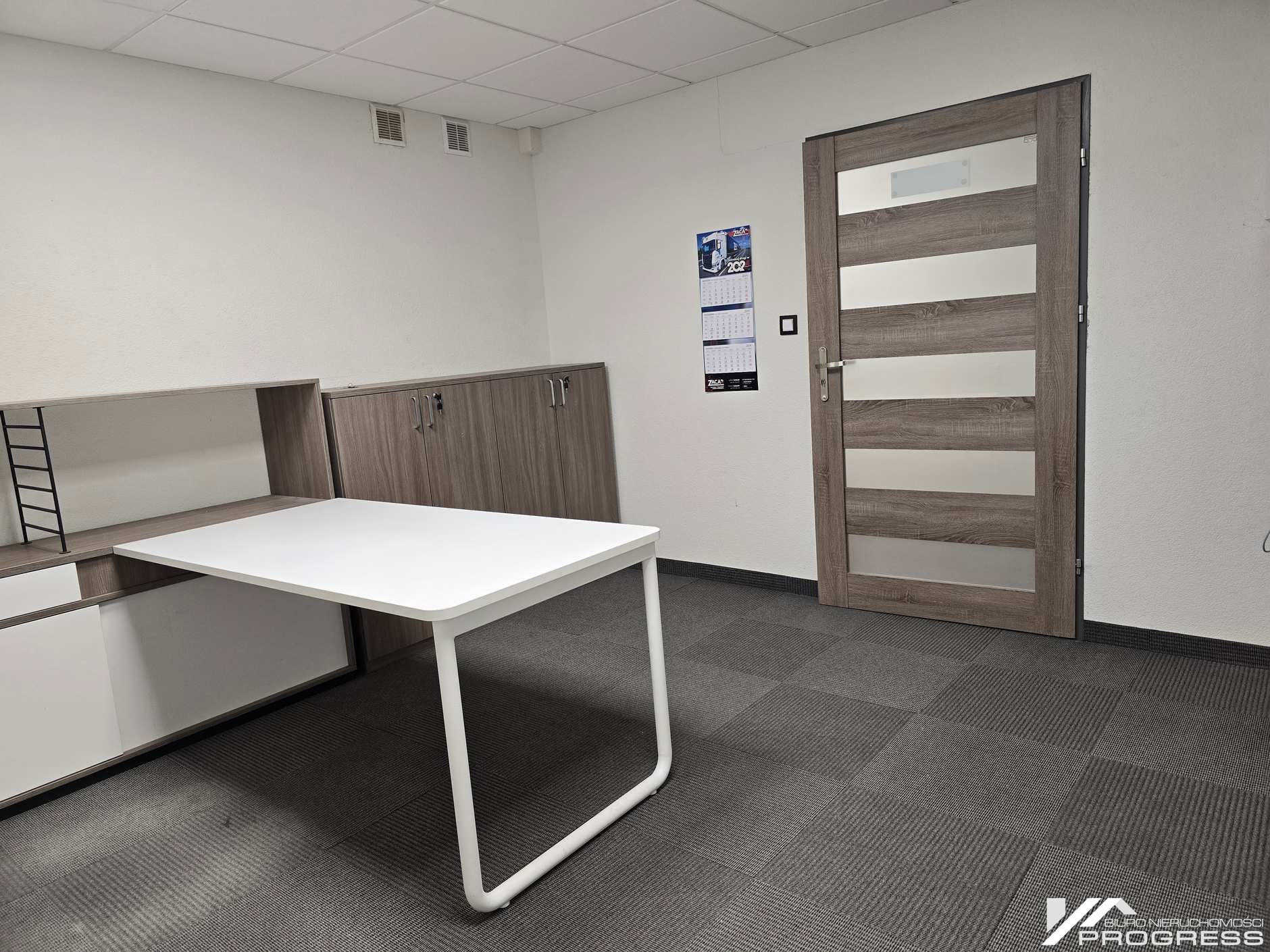 Do wynajęcia lokale w budynku biurowo – usługowym 400m2/ KROSNO/centrum/