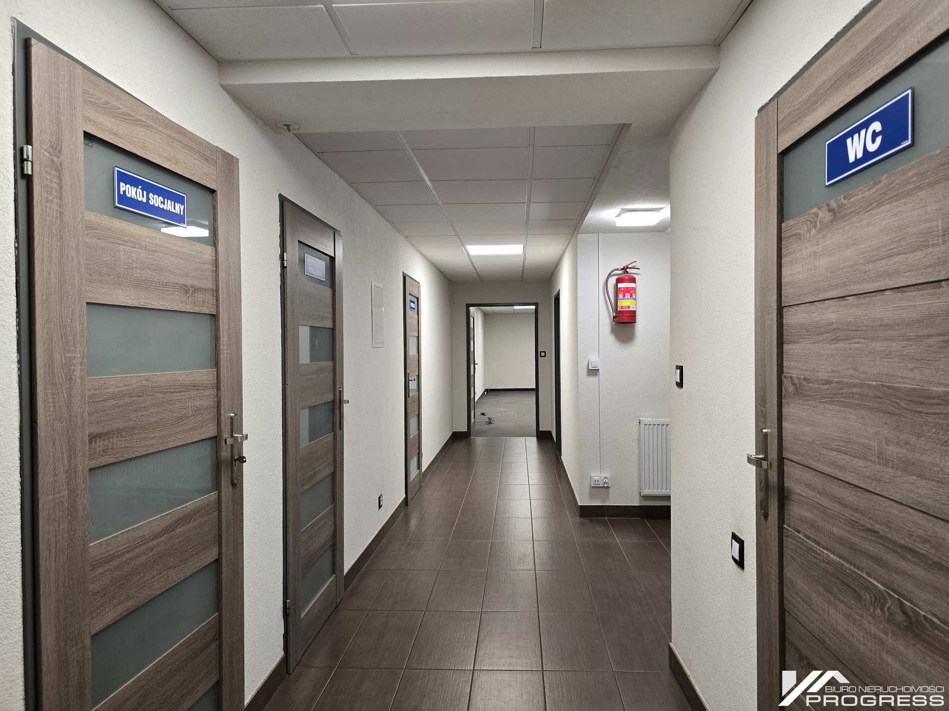 Do wynajęcia lokale w budynku biurowo – usługowym 400m2/ KROSNO/centrum/