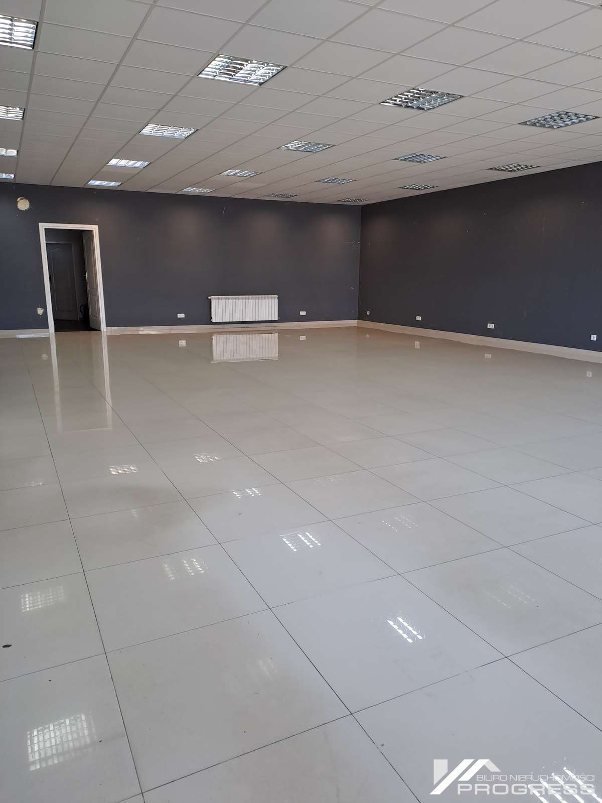 Lokal handlowo – magazynowy pow. 269m2 – KROSNO/ centrum/.