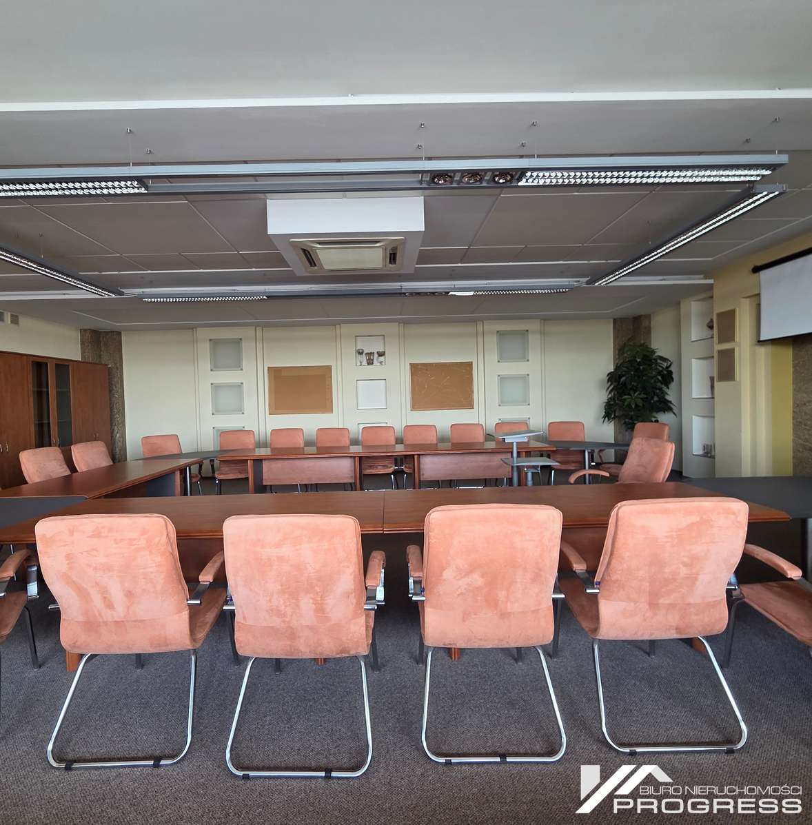 Biuro z salą szkoleniowo-konferencyjną i zapleczem socjalnym, wysoki standard 110m2 – KROSNO /centrum/.