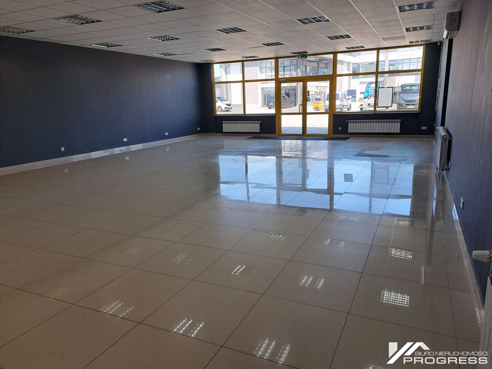 Lokal handlowo – magazynowy pow. 269m2 – KROSNO/ centrum/.