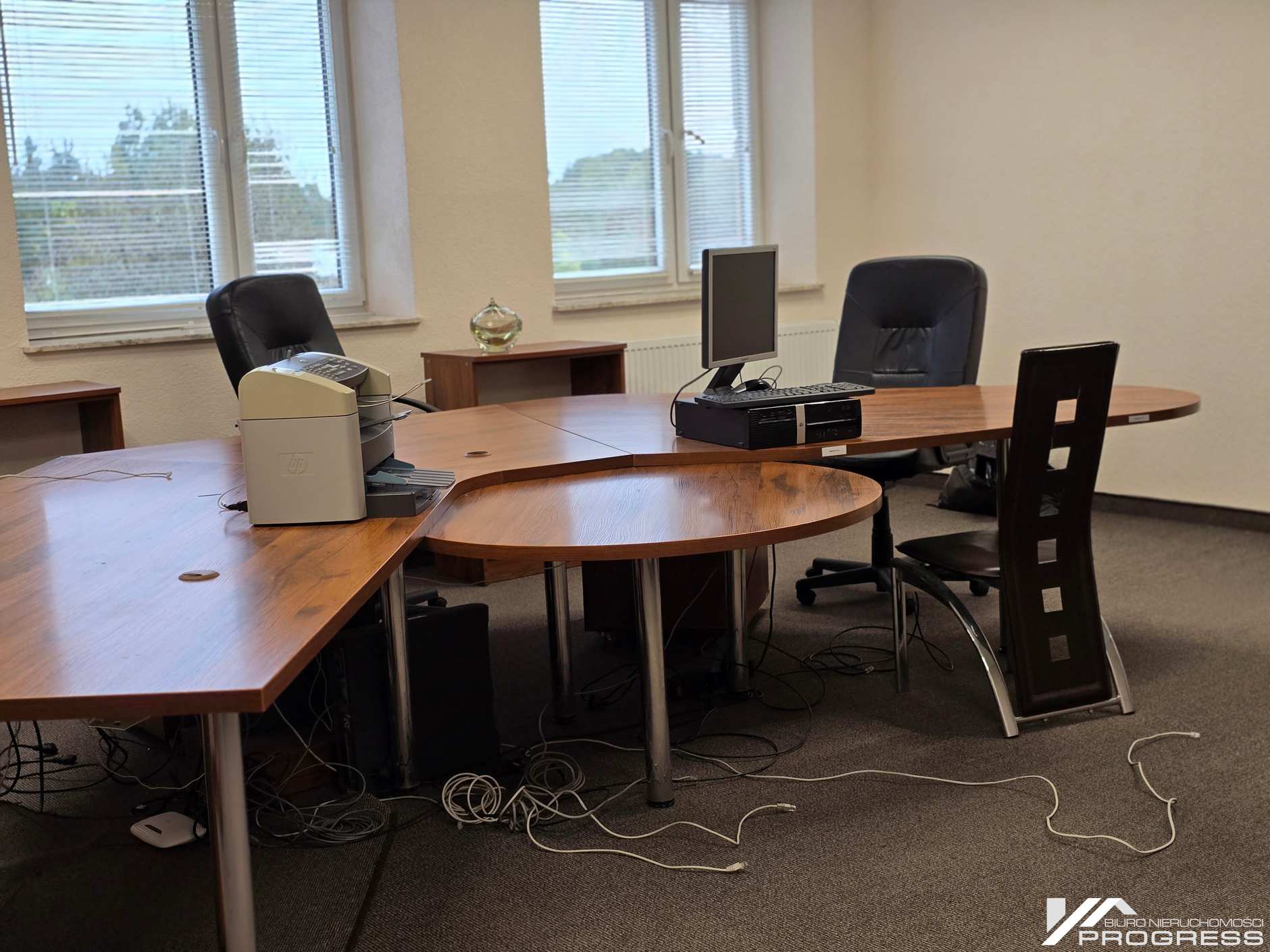 Do wynajęcia lokale w budynku biurowo – usługowym 400m2/ KROSNO/centrum/