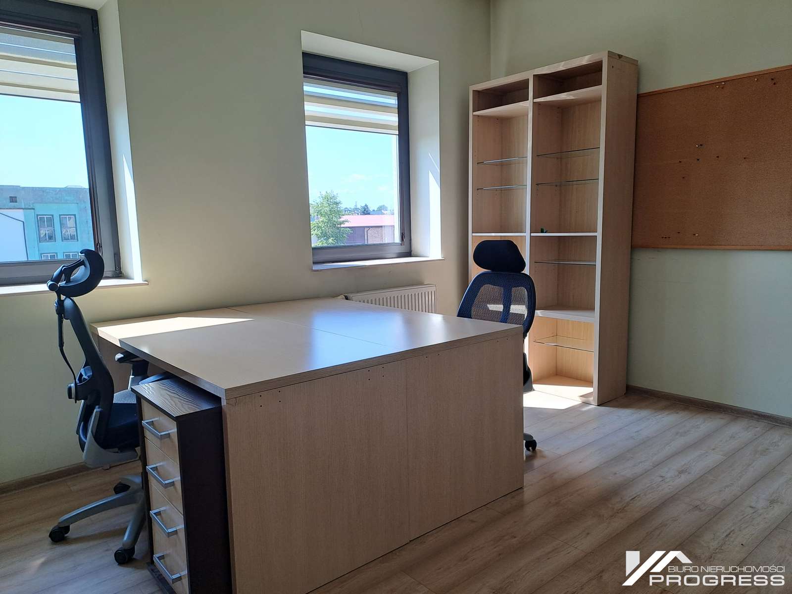 Biuro z salą szkoleniowo-konferencyjną i zapleczem socjalnym, wysoki standard 110m2 – KROSNO /centrum/.