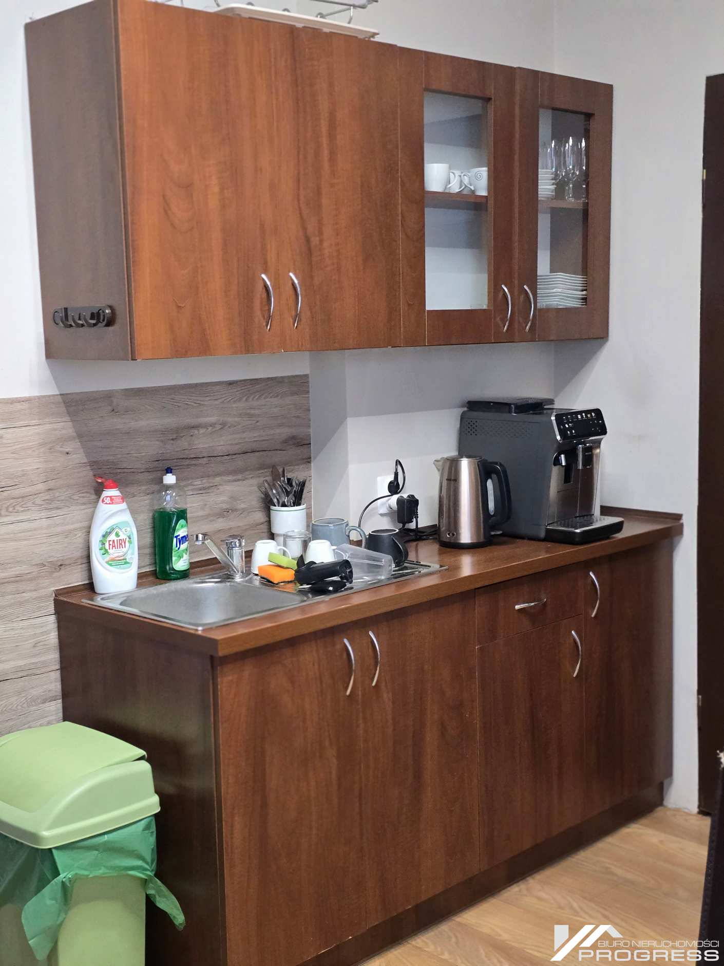 Do wynajęcia lokale w budynku biurowo – usługowym 400m2/ KROSNO/centrum/