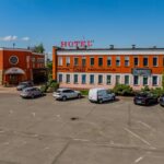 Hotel z restauracją, sale bankietowe – KROSNO /centrum/.