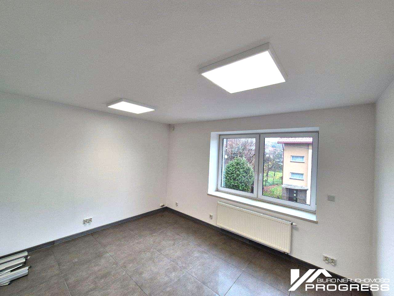 Do wynajęcia atrakcyjny lokal biurowo – usługowy  16m2 – Krosno /centrum/.