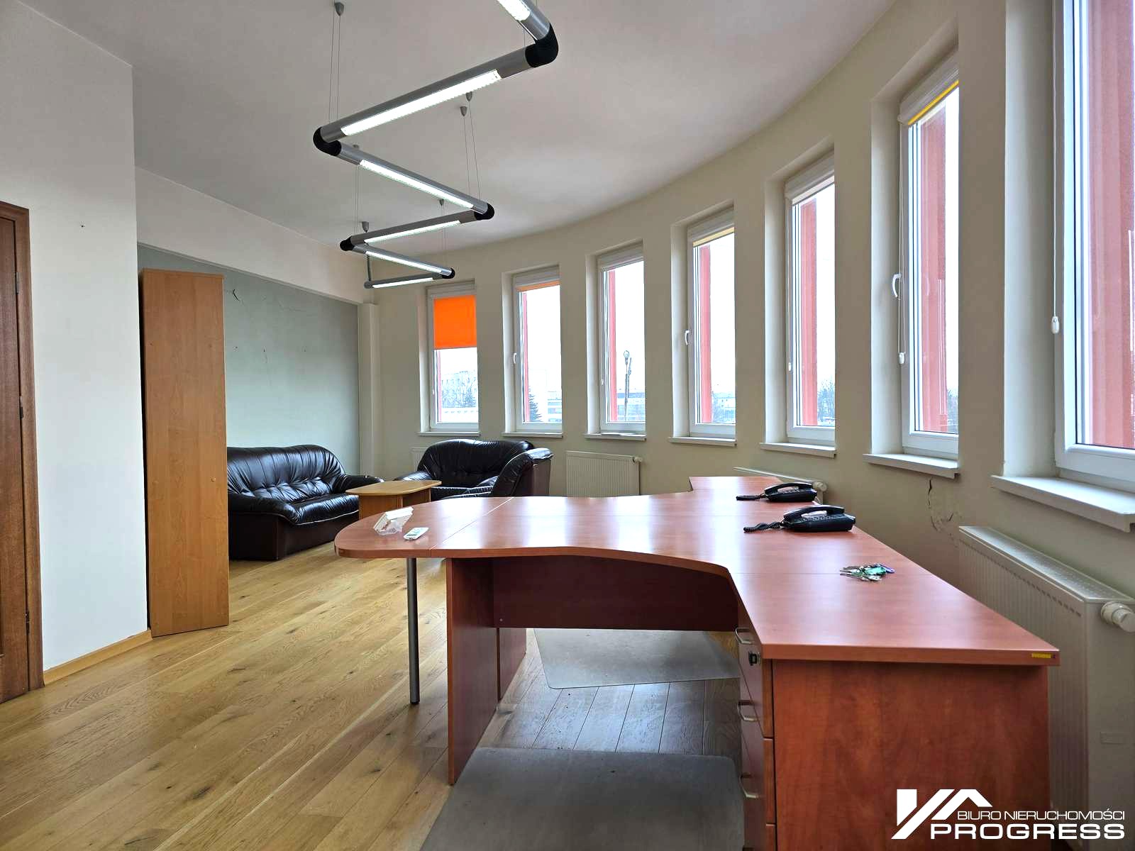 Budynek handlowo – biurowy 255m2, hala produkcyjno – magazynowa 476m2 do wynajęcia – KROSNO /ul. Składowa/