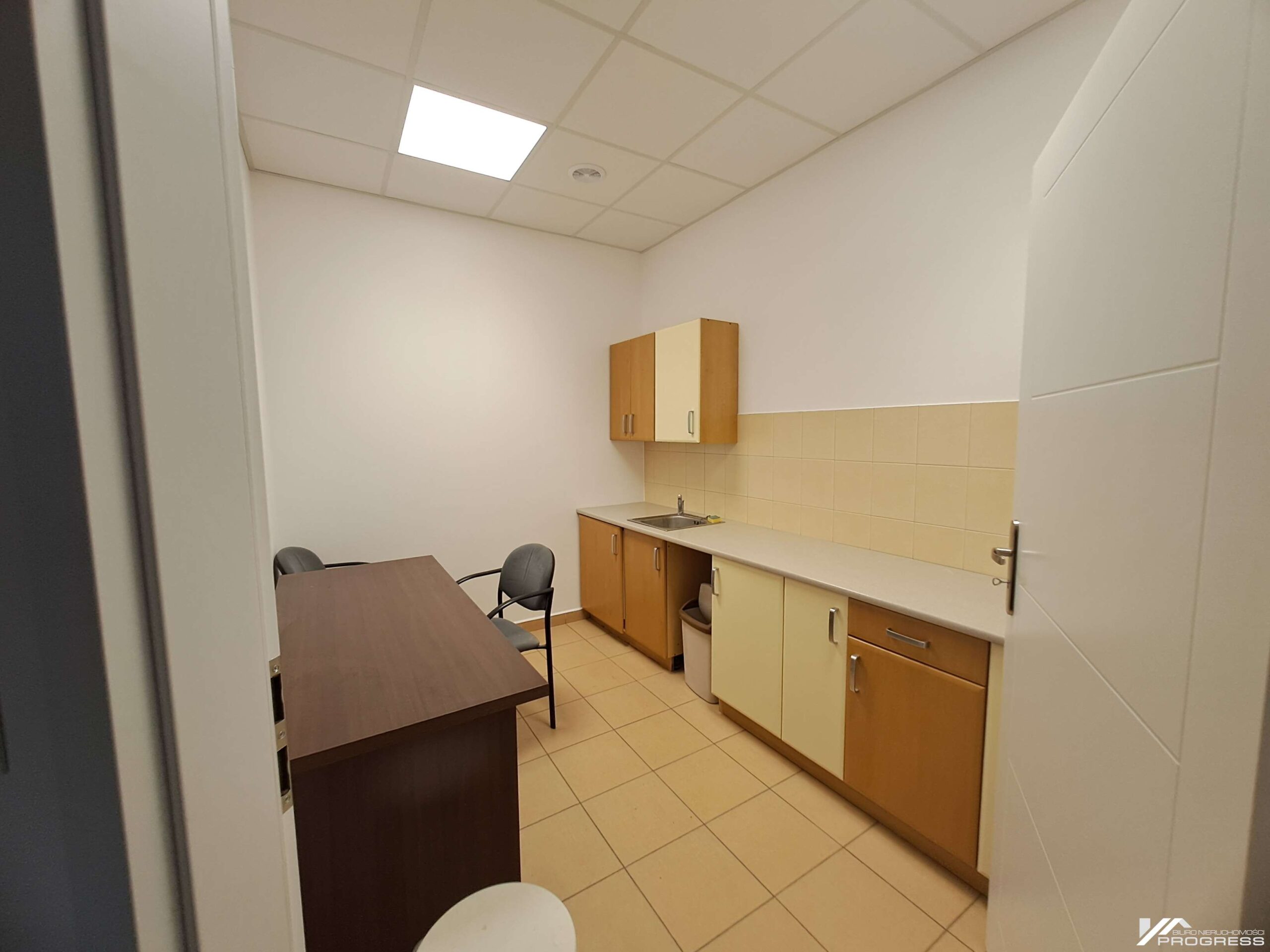 Nowoczesny lokal biurowy 23m2 do wynajęcia – KROSNO /centrum/.