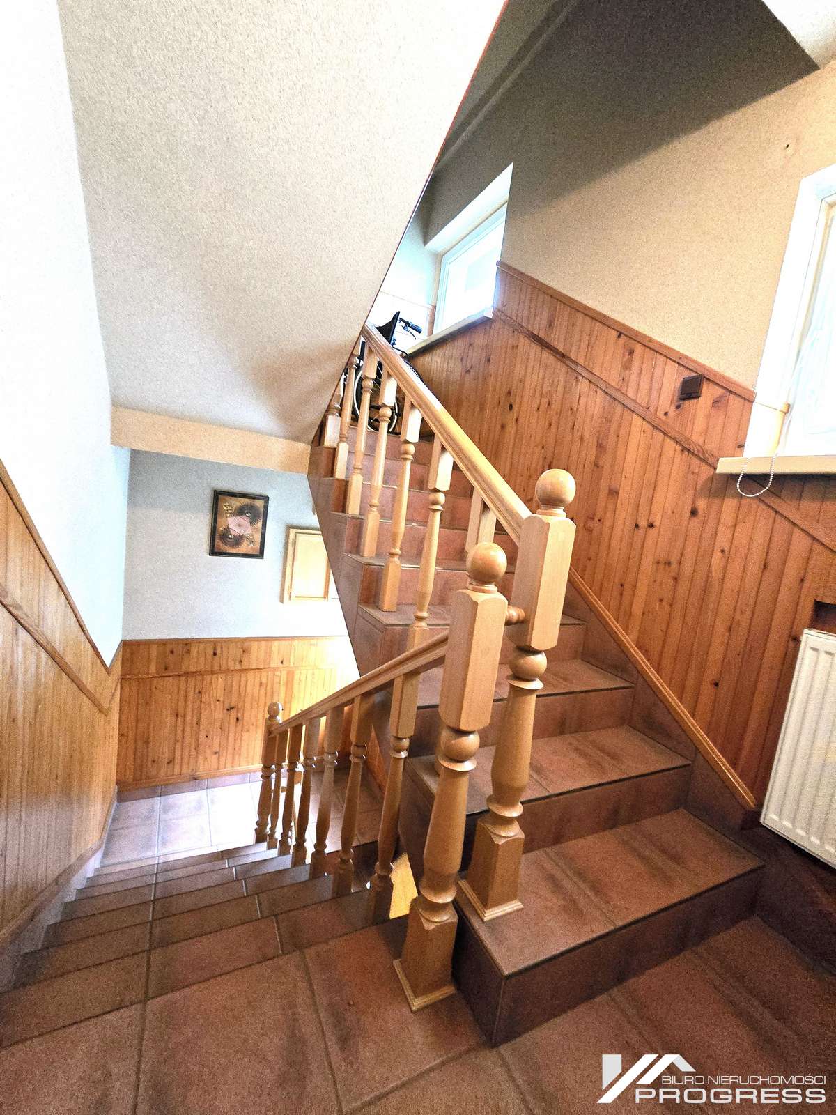 Dom z garażem w atrakcyjnej lokalizacji  – Krosno /Zawodzie/.