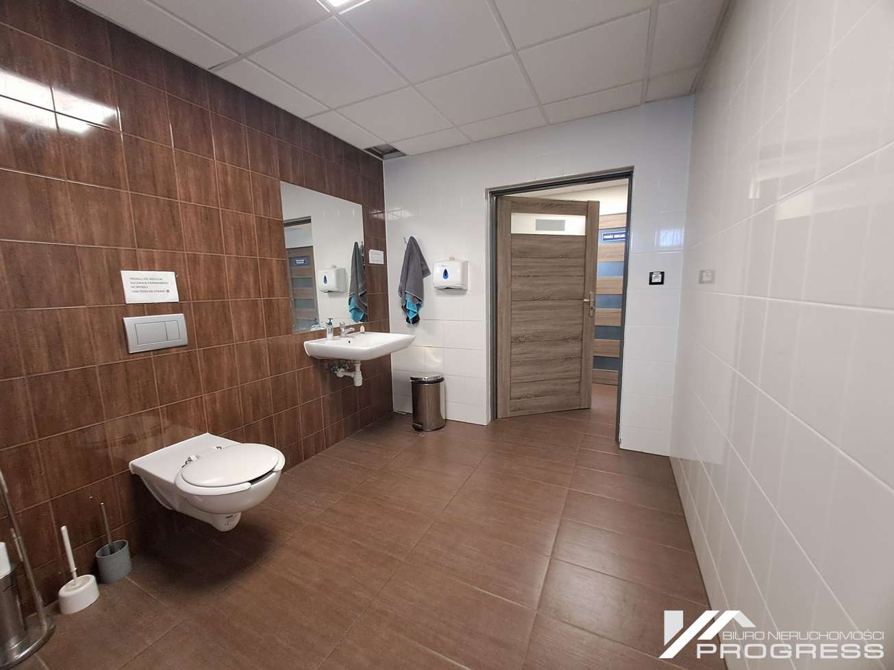 Do wynajęcia lokal handlowo – usługowy 200m2 – KROSNO /ul. Tysiąclecia/.