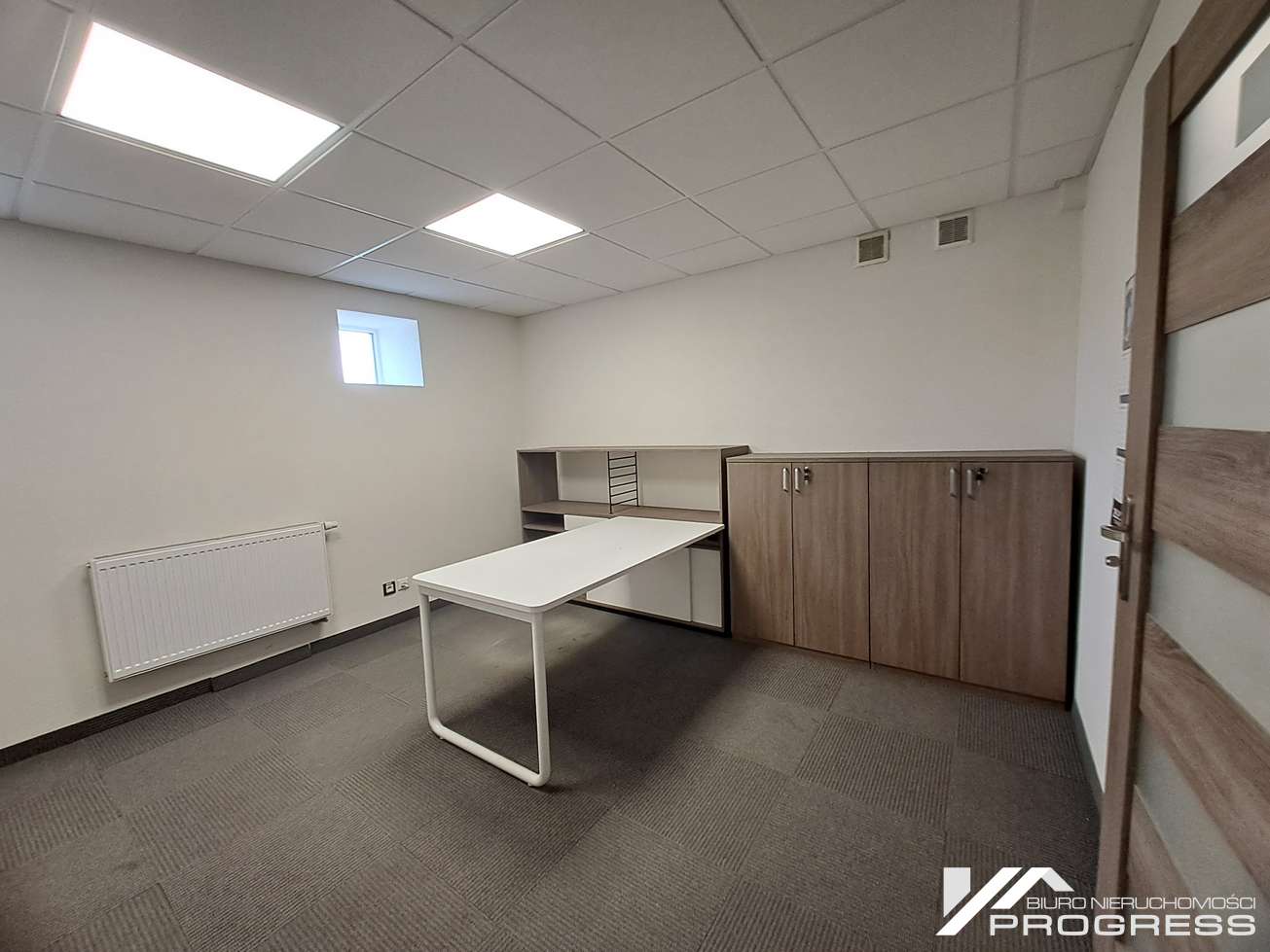 Do wynajęcia lokal handlowo – usługowy 200m2 – KROSNO /ul. Tysiąclecia/.
