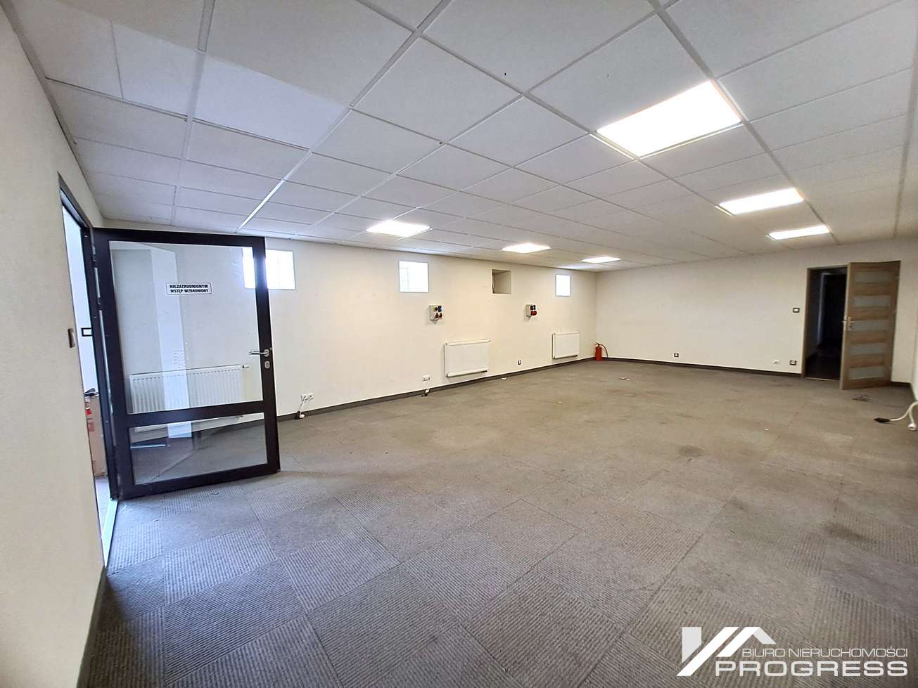 Do wynajęcia lokal handlowo – usługowy 200m2 – KROSNO /ul. Tysiąclecia/.