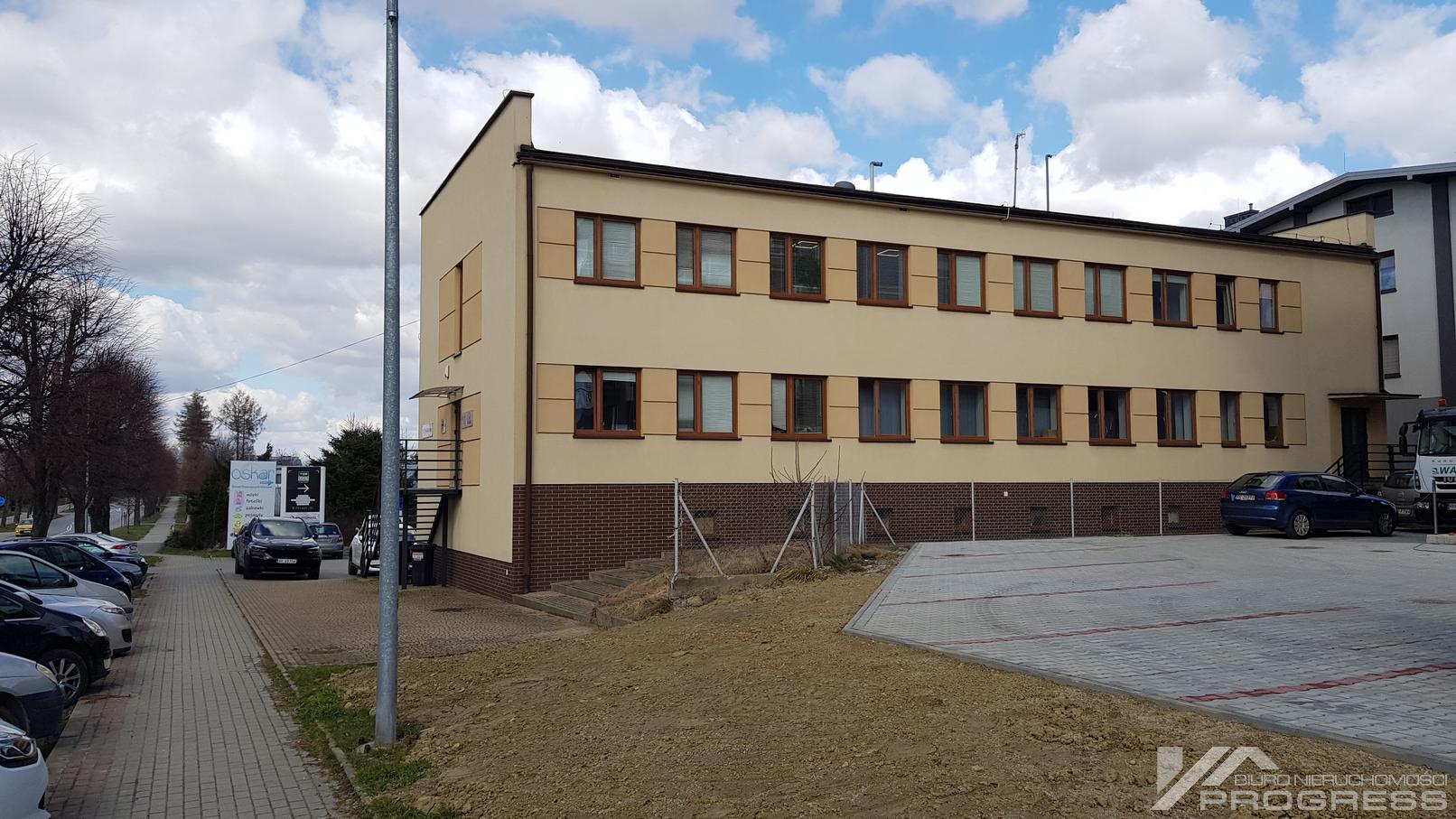Do wynajęcia lokal handlowo – usługowy 200m2 – KROSNO /ul. Tysiąclecia/.